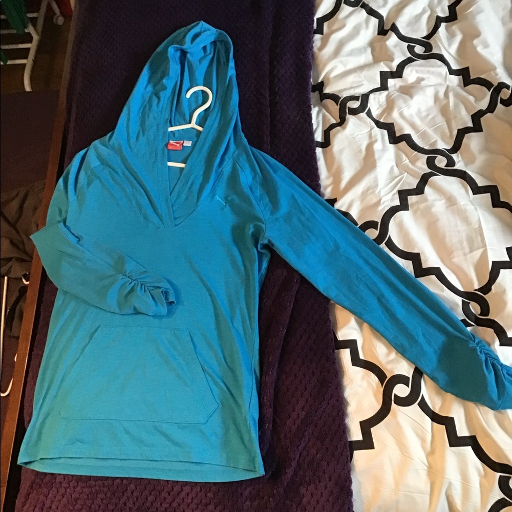 Tops / Puma sweater